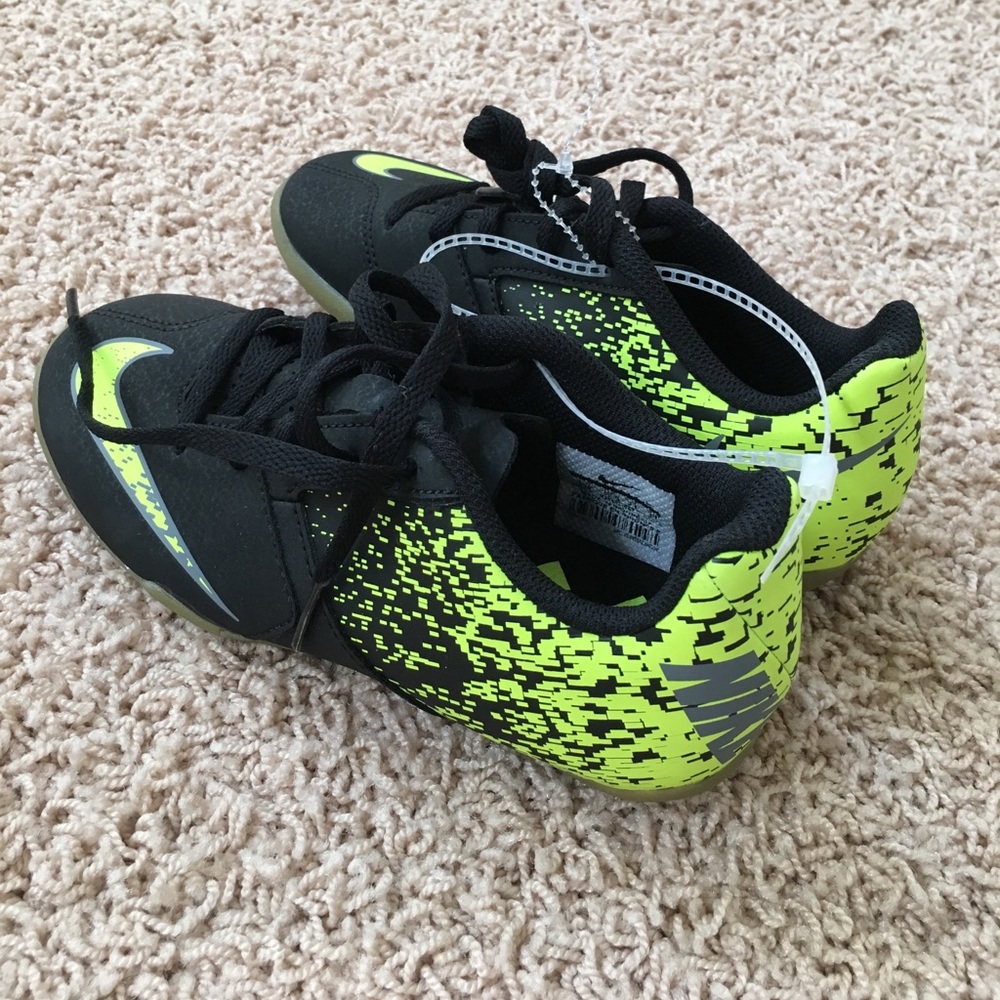 NIKE shoes